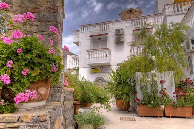 Seva' S Studios Livadia  Exterior photo